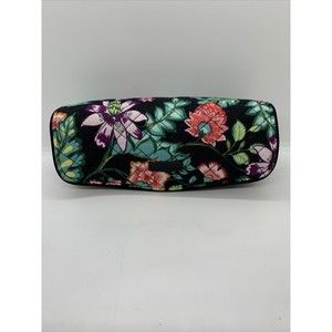 Preowned VERA BRADLEY Floral Vines On a Roll Case
